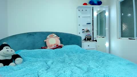 Snapshot of aschly_moon chatting on 02-25-25, 05:19 Aschly online show from 02-25-25, 05:19