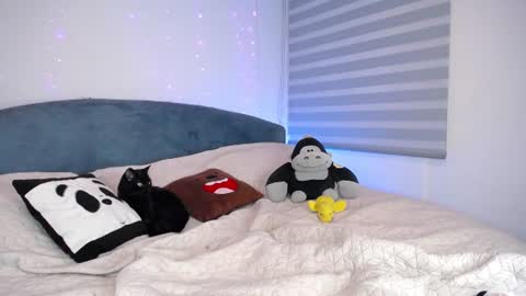  Aschly  online show from 06-25-26, 05:12