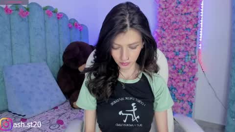Snapshot of ash_20_ chatting on 05-19-26, 04:57 A S H online show from 05-19-26, 04:57