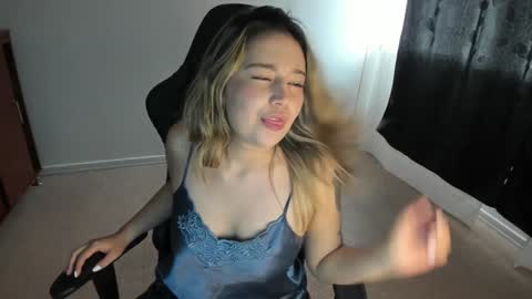 ash_smith1 online show from 01-08-25, 01:42