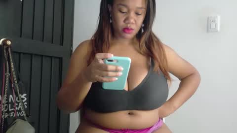 ashanty_1012 online show from 10-09-25, 05:00