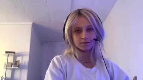 Snapshot of ashelyparcell chatting on 12-02-25, 07:36 July online show from 12-02-25, 07:36