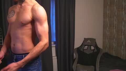 Snapshot of asher_88 chatting on 12-17-25, 10:21 Jerk Machine online show from 12-17-25, 10:21