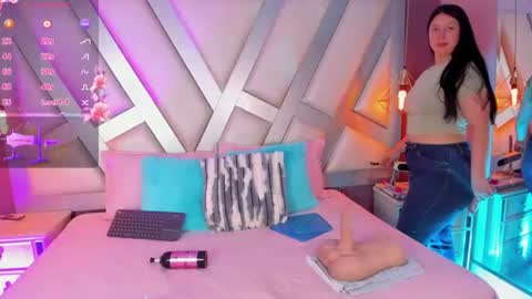 Snapshot of ashleey_bell_ chatting on 08-03-26, 01:27 Ashley online show from 08-03-26, 01:27