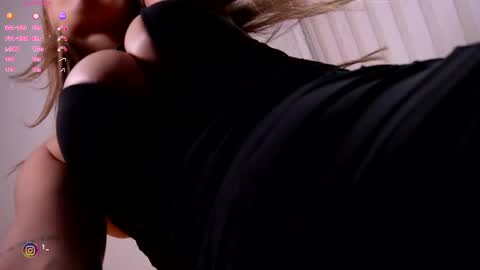 Snapshot of ashley2004_ chatting on 05-01-26, 12:15 Nay online show from 05-01-26, 12:15