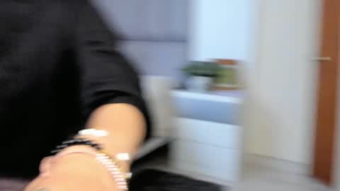 Carolina  online show from 01-05-25, 10:19