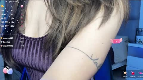 Carolina  online show from 02-08-25, 01:22