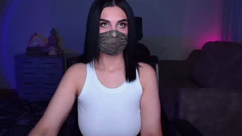 Snapshot of ashley__cooper__ chatting on 12-17-24, 04:12 Yasmina online show from 12-17-24, 04:12