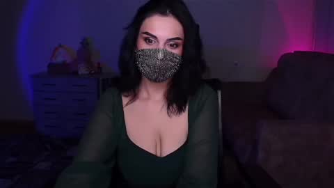 Snapshot of ashley__cooper__ chatting on 12-20-24, 05:36 Yasmina online show from 12-20-24, 05:36