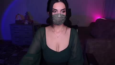 Snapshot of ashley__cooper__ chatting on 12-29-24, 04:16 Yasmina online show from 12-29-24, 04:16