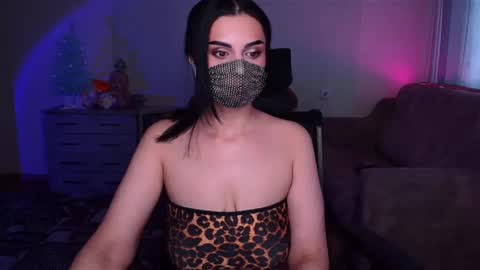 Snapshot of ashley__cooper__ chatting on 01-03-25, 03:27 Yasmina online show from 01-03-25, 03:27