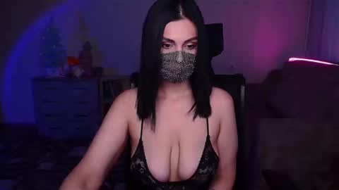 Snapshot of ashley__cooper__ chatting on 01-06-25, 04:47 Yasmina online show from 01-06-25, 04:47
