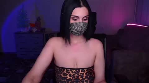Snapshot of ashley__cooper__ chatting on 01-06-25, 08:14 Yasmina online show from 01-06-25, 08:14