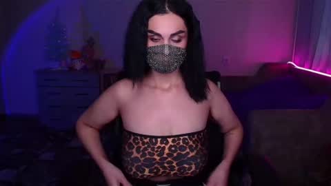 Snapshot of ashley__cooper__ chatting on 01-12-25, 08:14 Yasmina online show from 01-12-25, 08:14