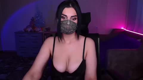 Snapshot of ashley__cooper__ chatting on 01-22-25, 06:20 Yasmina online show from 01-22-25, 06:20