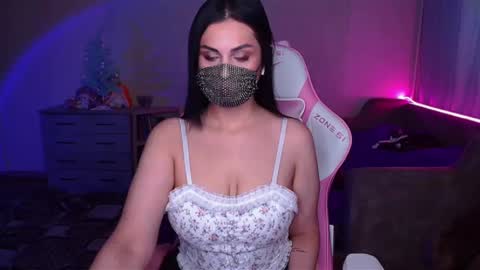 Snapshot of ashley__cooper__ chatting on 02-02-25, 04:59 Yasmina online show from 02-02-25, 04:59