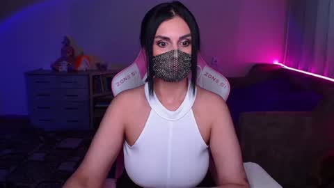 Snapshot of ashley__cooper__ chatting on 02-11-25, 07:23 Yasmina online show from 02-11-25, 07:23