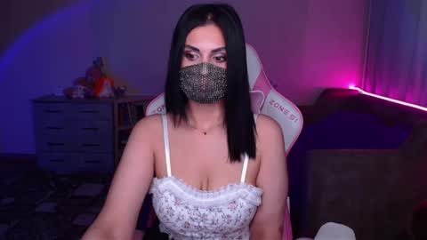Snapshot of ashley__cooper__ chatting on 02-13-25, 04:43 Yasmina online show from 02-13-25, 04:43