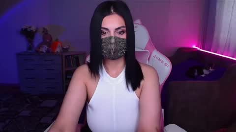 Snapshot of ashley__cooper__ chatting on 02-17-25, 04:31 Yasmina online show from 02-17-25, 04:31