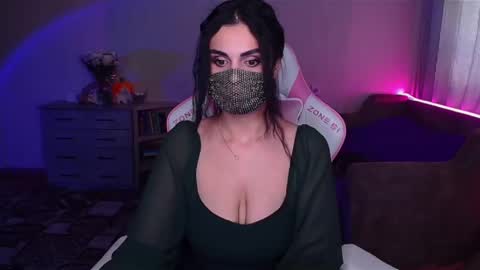Snapshot of ashley__cooper__ chatting on 02-18-25, 04:26 Yasmina online show from 02-18-25, 04:26