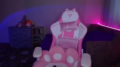 Snapshot of ashley__cooper__ chatting on 02-22-25, 05:44 Yasmina online show from 02-22-25, 05:44