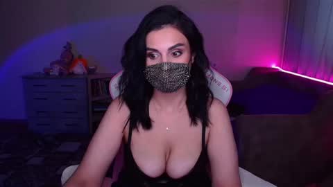 Snapshot of ashley__cooper__ chatting on 02-22-25, 08:50 Yasmina online show from 02-22-25, 08:50