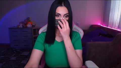 Snapshot of ashley__cooper__ chatting on 02-24-25, 03:55 Yasmina online show from 02-24-25, 03:55