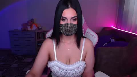 Snapshot of ashley__cooper__ chatting on 03-03-25, 03:52 Yasmina online show from 03-03-25, 03:52