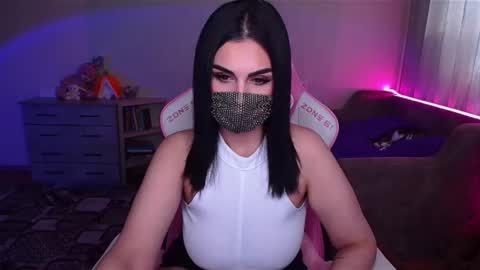 Snapshot of ashley__cooper__ chatting on 03-10-25, 03:45 Yasmina online show from 03-10-25, 03:45