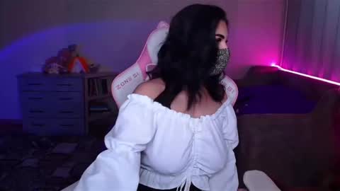 Snapshot of ashley__cooper__ chatting on 03-11-25, 04:10 Yasmina online show from 03-11-25, 04:10