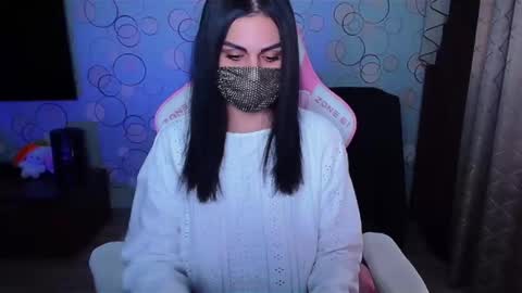 Snapshot of ashley__cooper__ chatting on 09-22-25, 04:47 Yasmina online show from 09-22-25, 04:47