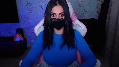 Snapshot of ashley__cooper__ chatting on 10-08-25, 04:43 Yasmina online show from 10-08-25, 04:43
