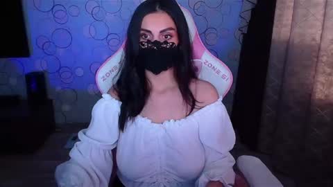 Snapshot of ashley__cooper__ chatting on 10-17-25, 06:38 Yasmina online show from 10-17-25, 06:38