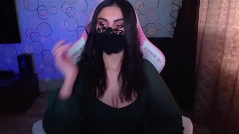 Snapshot of ashley__cooper__ chatting on 10-18-25, 04:37 Yasmina online show from 10-18-25, 04:37