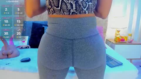 ashley online show from 11-12-25, 01:44