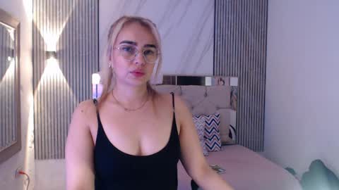 ashley__tylor online show from 04-06-26, 01:58