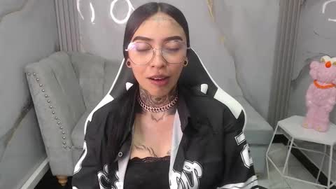 ashley_blum_v online show from 10-17-25, 08:11