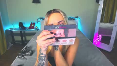 Snapshot of ashley_crashly chatting on 12-16-24, 07:58 Alina online show from 12-16-24, 07:58