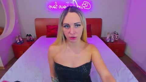 Snapshot of ashley_crashly chatting on 01-03-25, 05:20 Alina online show from 01-03-25, 05:20