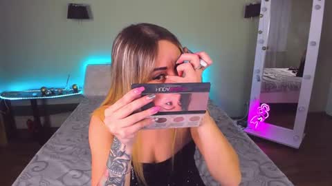 Snapshot of ashley_crashly chatting on 01-31-25, 08:11 Alina online show from 01-31-25, 08:11