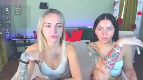 Snapshot of ashley_crashly chatting on 10-31-25, 11:44 Alina online show from 10-31-25, 11:44