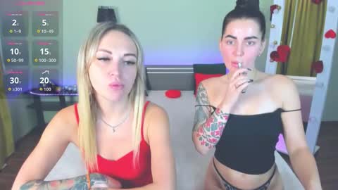 Snapshot of ashley_crashly chatting on 11-14-25, 12:15 Alina online show from 11-14-25, 12:15