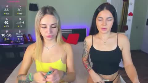 Snapshot of ashley_crashly chatting on 11-21-25, 08:46 Alina online show from 11-21-25, 08:46