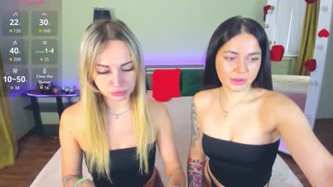 Snapshot of ashley_crashly chatting on 11-25-25, 09:09 Alina online show from 11-25-25, 09:09