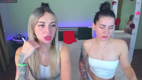 Snapshot of ashley_crashly chatting on 11-30-25, 10:30 Alina online show from 11-30-25, 10:30