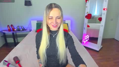 Snapshot of ashley_crashly chatting on 02-14-26, 09:28 Alina online show from 02-14-26, 09:28