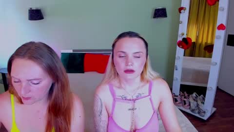 Snapshot of ashley_crashly chatting on 05-27-26, 07:05 Alina online show from 05-27-26, 07:05