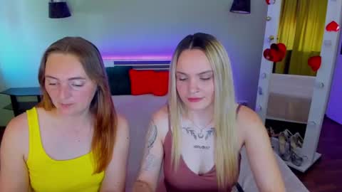 Snapshot of ashley_crashly chatting on 06-12-26, 06:45 Alina online show from 06-12-26, 06:45