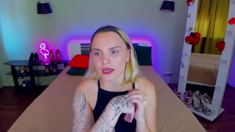 Snapshot of ashley_crashly chatting on 06-21-26, 06:16 Alina online show from 06-21-26, 06:16