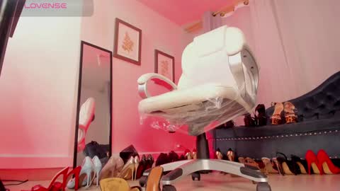 Snapshot of ashley_leon_ chatting on 01-09-25, 04:17 ashley_leon_ online show from 01-09-25, 04:17
